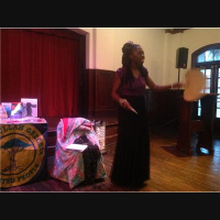 De Gullah/Geechee Ooman Soul Song frum Berthas Bosum ta Sea Island Shores