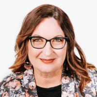 121 - Close Enough is Good Enough | Ft. Lynne Cazaly