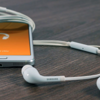 E228: Our Favorite Podcasts for Summer 2019