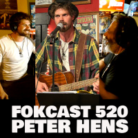 FOKCAST 520: Peter Hens knuffelt een boom.