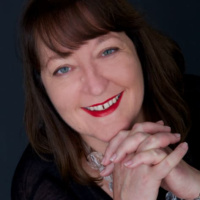 Nicola Cairncross: Slack, Infusionsoft, Books and Podcasts Galore and Living in the Moment