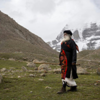 Rama or Krishna: Who Is A Better Leader? Sadhguru Answers