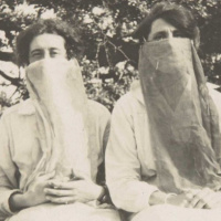 54 - 1918 (guest episode with Hannah Abrams and Gaby Mayer)