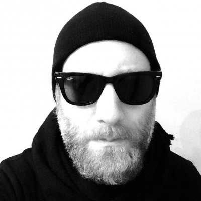 Earthrise W/derek Beres