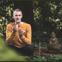 2077: Josh Dippold - Meditation Instructor and Podcaster