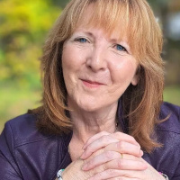 Episode 27 - Reading and Writing Stories for Children, with Glenys Nellist