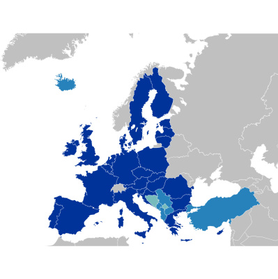 Lukes English Podcast - Learn British English With Luke Thompson