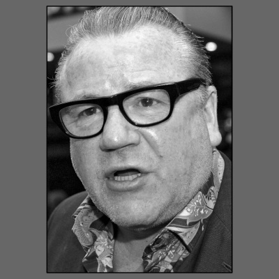 Lukes English Podcast - Learn British English With Luke Thompson