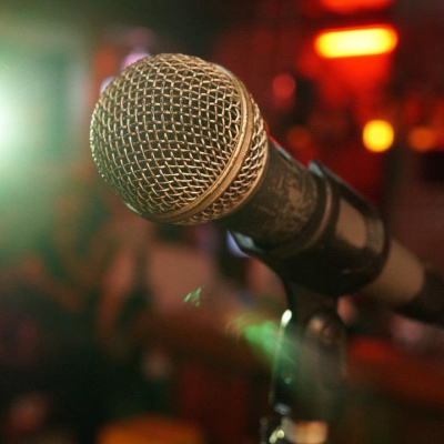 Lukes English Podcast - Learn British English With Luke Thompson