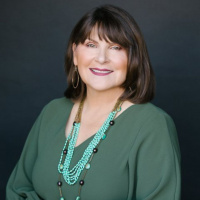 Julia Daily - Author, Podcast Host, Teacher