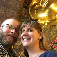 Thailand dag 15: Flodbuss, liggande Budda och bbq sliders