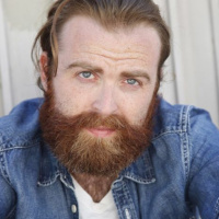Ep 15: Vic May – Success as an actor in LA, get an agent with a beard, and keep making stuff.