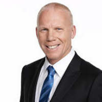 Carlos Alberto Diego with @RobbieSlater17 @SENNEWS @harftimeSEN HOT TOPIC - #MelbDerby