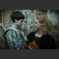 The Serpent Queen: S1 E2: To War Rather Than To Bed