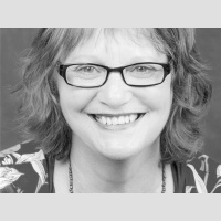 Connections With Cindy Sommer welcomes Heather Ellis Drake Stahnke!