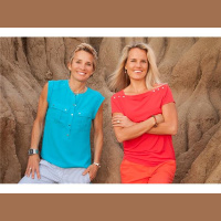 Youre happy you know it clap your hands with Kimberly Ward and Hilary Stokes