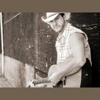 Marc Daniels country-rock artist brings his chart topping music to the edge