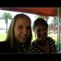 Mommy mommy mommy, Peyton and Anna talk parenting on the edge