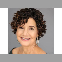 Valerie Bennis brings life a gift through essential oils a message and a song