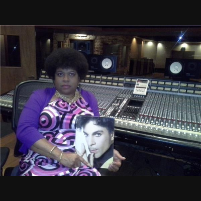 On The Edge With April Mahoney