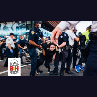 Malike Sidibe: Protest Photography and Zoom Portraiture 