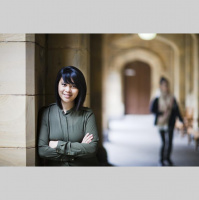 Alda Prawitera accepts the MBS Deputy Deans Award in Leadership and Excellence