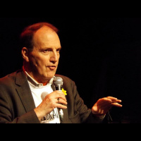 Simon Hughes speaking at #migrantscontribute Latin American event