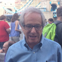 Ken Loach speaking at @ritzylivingwage rally outside City Hall