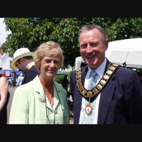#WivChat with the Mayor of #Wivenhoe on @RadioWivenhoe, part 1