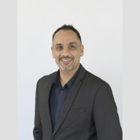 S2 Ep5: Dr Harry Singh, facial aesthetics practitioner: Using books to leverage your business