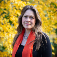 S3 Ep13: Kath Parrington: The soul of a writer, the head of an accountant