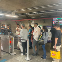 Manhã de caos no metrô de São Paulo tem falha na linha azul e reflexos em toda a rede