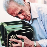 El atemporal Víctor Lavallén