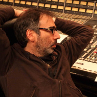 Leo Sujatovich, también hace tango.