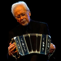 El talentoso bandoneón de Walter Ríos