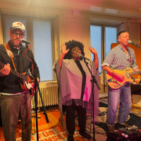 Michelle David  the True-Tones