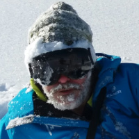 Último Con las tablas en los pies de Juan Carlos Solanas. Esquí de Primavera