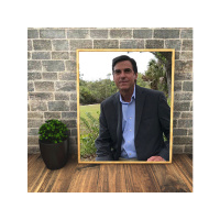 Chatting With Sherri welcomes author Robert Hoyman!