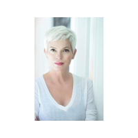 Chatting With Sherri welcomes back writer, actor  filmmaker Elizabeth Gracen!
