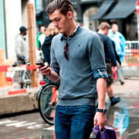 El uso del celular afecta nuestra postura