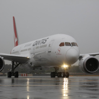 How does Qantas reduce the effects of jet lag?