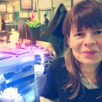 Maria Heiskanen oppi ruotsia tiskaten ja siivoten