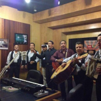 Especial con Los Chinacos de Toño Medina