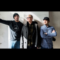 ’Rockhistorier’ om arbejd, arbejd: Her er de bedste sange til at komme igennem de 37 timer