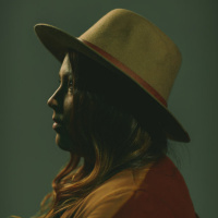 EPISODE 16: EMILY BLINCOE - Diggin Holes In The Backyard