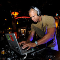 *HUCKLEBUCKIN* ADROCK(PHL)*TECH-HOUSE