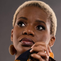 „Wrapped in Rhythm“ - südafrikanische Lyrik von Lebo Mashile, gesungen von Tutu Puoane