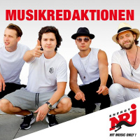 Danska Lukas Graham klär av sig på scen och får folk att svimma