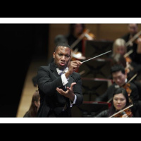 THE MAESTRO SERIES: An interview with conductor Roderick Cox