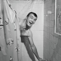 Capitani Coraggiosi - Singing Out of the Shower